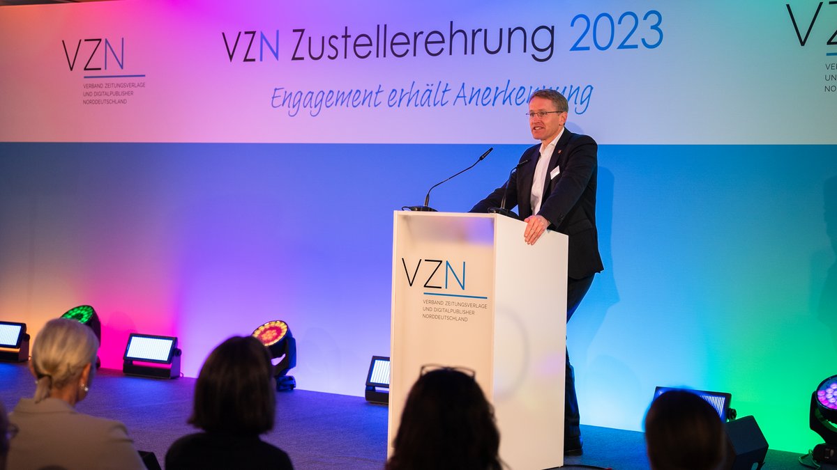 VZN: Ministerpräsident Daniel Günther ehrt Zeitungszustellerinnen und -zusteller